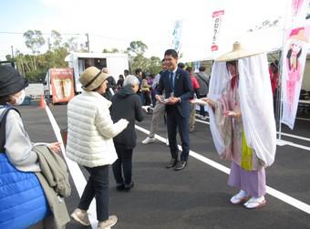 ブラウブリッツ秋田の岩瀬浩介代表取締役社長も配付してくれましたの内容を表示