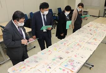 作品ひとつひとつに、それぞれたったひとつのオリジナル賞をつけました!の内容を表示