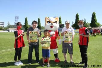 ７月１８日、「秋田県産メロン（３Ｌ×２玉入）」当選された３名様の内容を表示