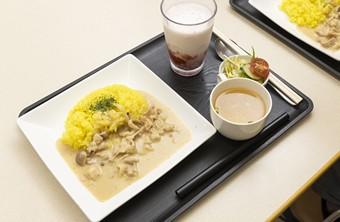 6月29日限定「豚ときのこのクリーム煮 ターメリックバターライス」の内容を表示