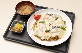 6月8日限定「中華クリームあんカレー焼きそば」の内容を表示