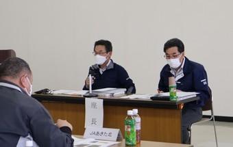 座長を務めた加藤参与（左）と長澤参与の内容を表示