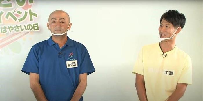 県産やさいをＰＲする生産者・沼田泰昭さん（ＪＡおいらせ）㊧と工藤恒太郎さん（ＪＡつがるにしきた）㊨の内容を表示