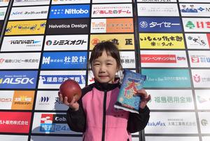 リンゴを食べて風邪も寒さも吹き飛ばせ~!の内容を表示