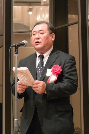 挨拶をする湯浅会長の内容を表示