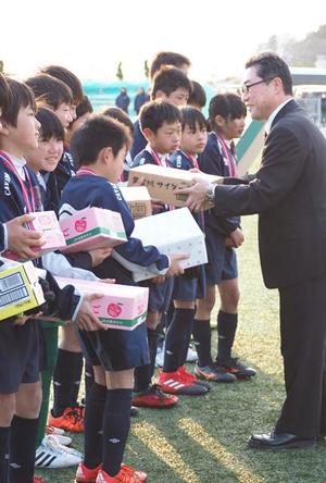 続橋副本部長から各県の副賞が手渡されました！の内容を表示