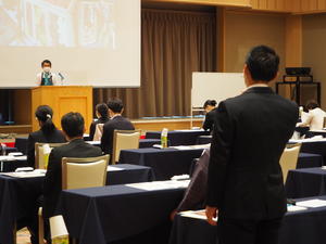 「SNS」をどのように活用されてますか?の内容を表示