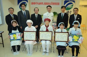 参加者左から 田村文子さん、田村美羽さん、藤田明香さん、大八木心美さん、佐藤和花さんの内容を表示