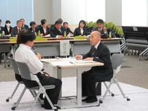 審査の様子の内容を表示