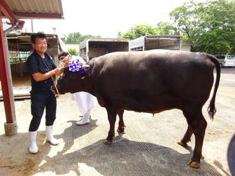 去勢の部優等賞1席は三浦さんの内容を表示