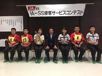 藤井松太郎協議会会長(中央)とコンテスト入賞者の選手たちの内容を表示