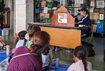 JA新入職員による紙芝居の内容を表示