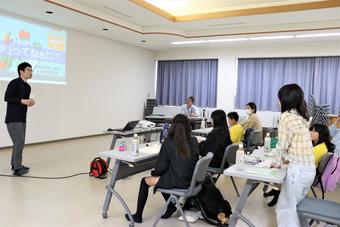 講義で質問をする子どもの内容を表示