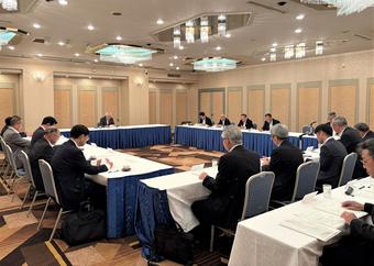 株主総会の様子の内容を表示