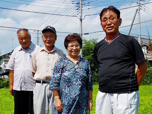 JA茨城みなみ 谷和原みつば部会 左から大沼誠一さん、部会長 豊島和好さん、副部会長 中島チヨ子さん、大藤節男さん
