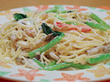 タアサイとカニのクリームパスタ