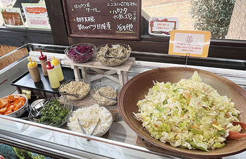 サラダバーの様子