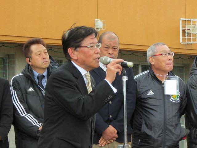 開会式で選手を激励する山本県本部長の内容を表示