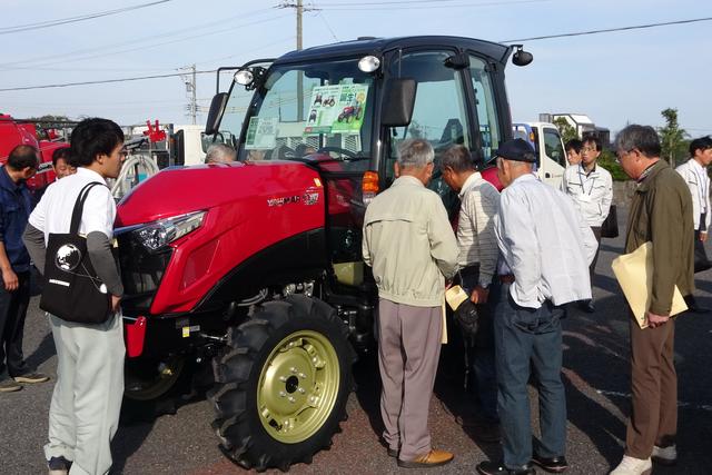 農業機械の展示の内容を表示