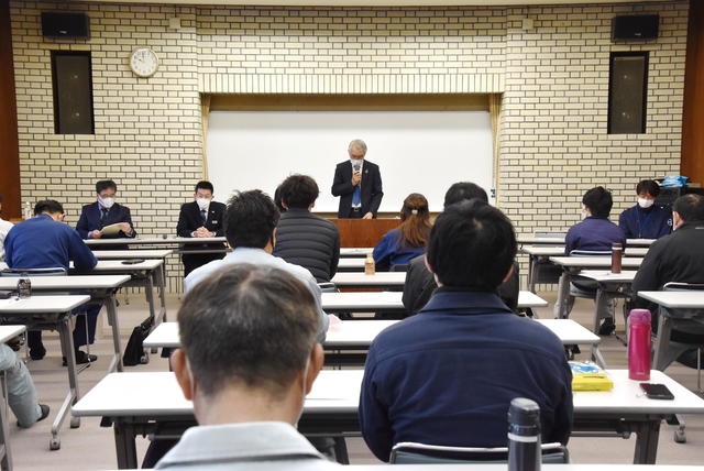 挨拶を行う齋藤和芳協議会会長(JAみえきた常務理事)の内容を表示
