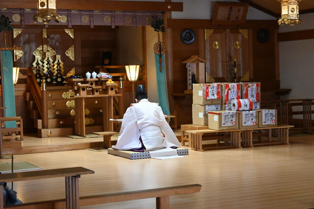 結城神社でのご祈祷の様子の内容を表示