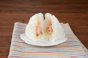 新之助 柚子香る味噌漬け焼鮭ほぐし（北海道産秋鮭使用）の内容を表示