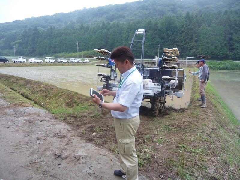 作業終了後はタブレットにデータを送り、圃場の作土深・肥沃度・減肥率を確認することができます。の内容を表示