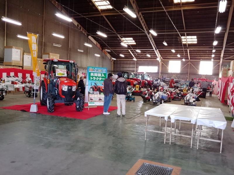 全農大分県本部農業機械倉庫での展示の内容を表示