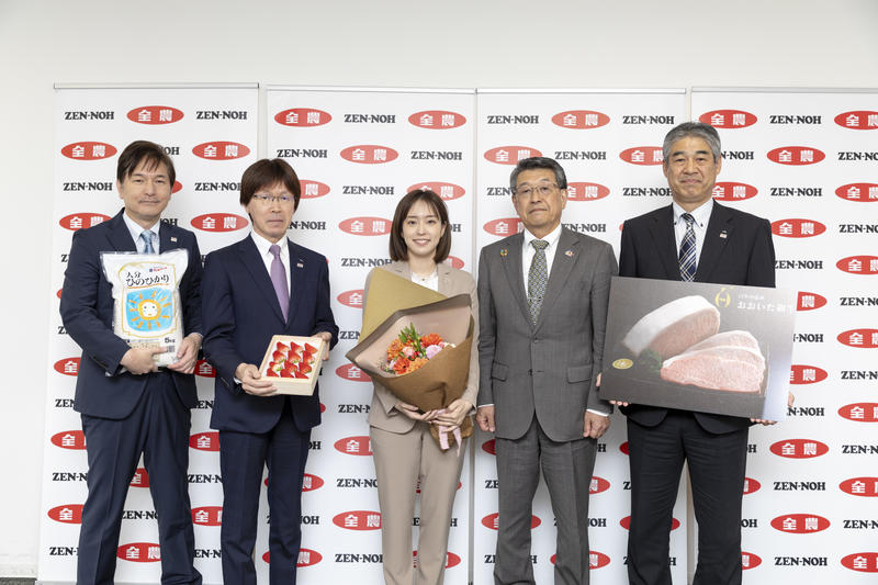 ◆贈呈式典参加者集合写真の内容を表示