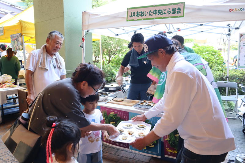 ◆試食を配布する様子の内容を表示