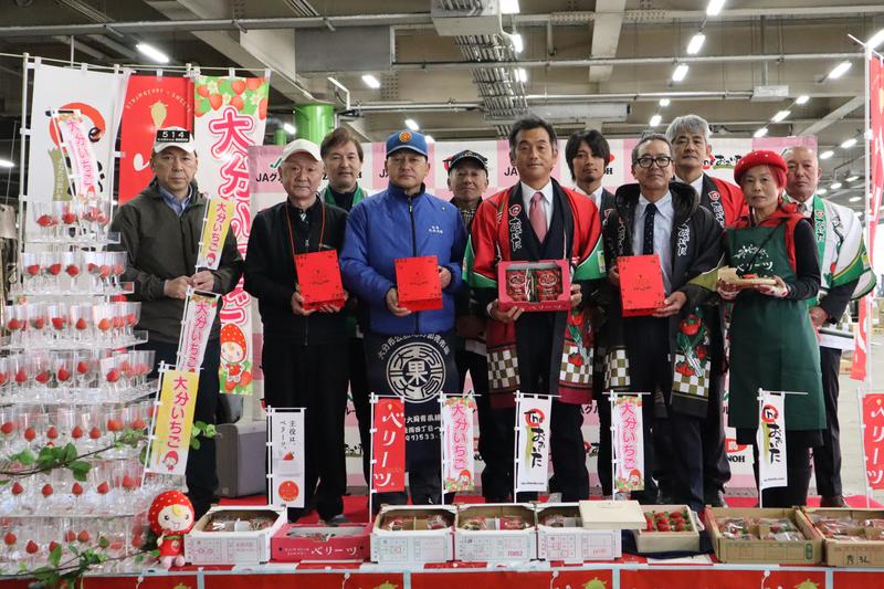 ◆旬入りを祝う関係者たちの内容を表示