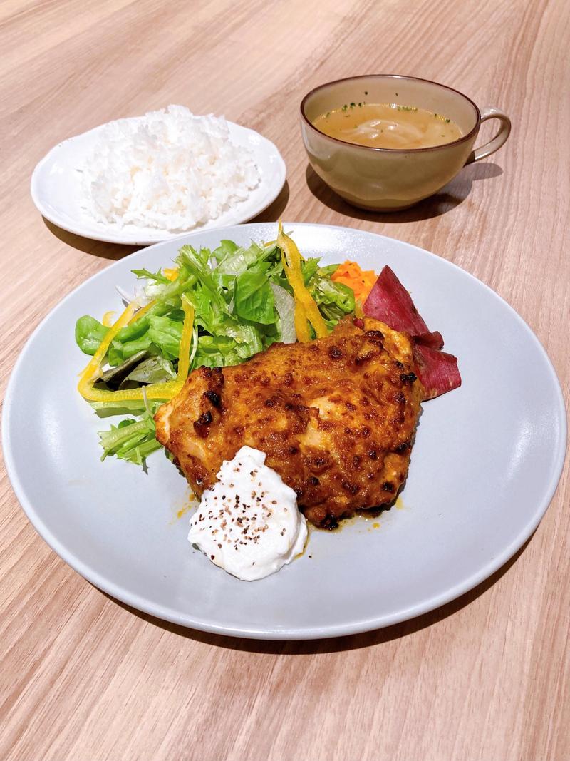 フロマージュブラン×岡山県産森林どりのタンドリーチキン(税込1,639円)の内容を表示
