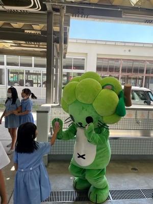 子どもたちと交流を深めるマスキャットの内容を表示