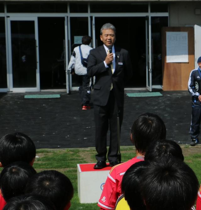 開会式であいさつを行う福永副本部長の内容を表示