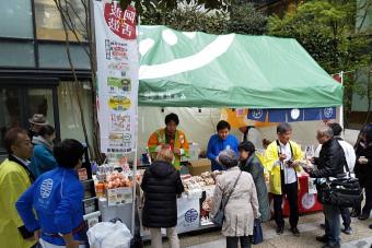 賑いをみせた徳島県ブースの内容を表示