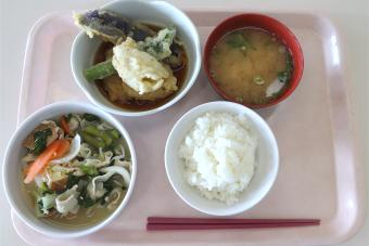 (メニューの一例)徳島県産野菜で、バランスの良い食事を。の内容を表示