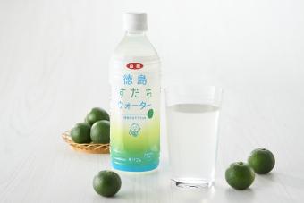 徳島県産すだち飲料「徳島すだちウォーター（500mlペットボトル）」の内容を表示