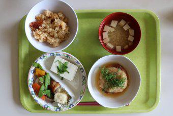 （メニューの一例）徳島県産野菜で、バランスの良い食事を。の内容を表示