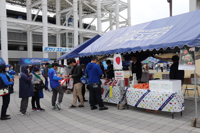 当県本部ブースには、販売開始前から長蛇の列ができましたの内容を表示