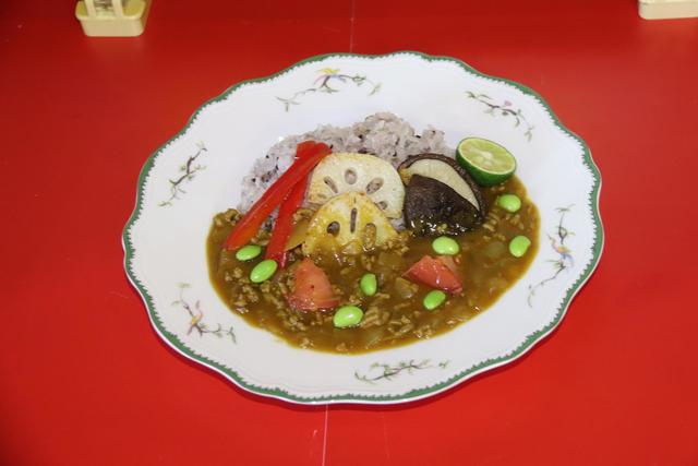 とくしまの野菜食べつくしカレーの内容を表示