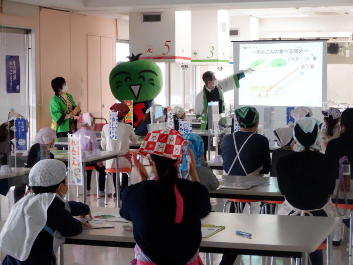 大阪事務所職員によるレンコンの食育授業の内容を表示