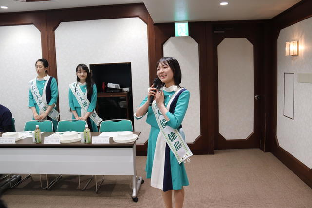 意気込みを語るすだち大使(左から桧さん・平石さん・中川さん)の内容を表示