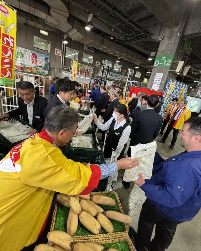 配布の様子の内容を表示