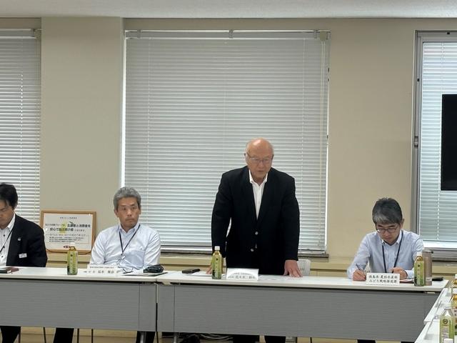 あいさつをする佐々木伸夫副会長の内容を表示