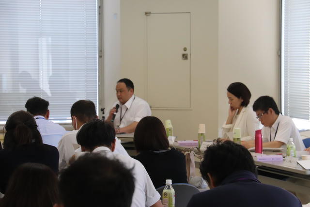 説明をおこなう当県本部園芸総合対策課・佐藤泰弘職員の内容を表示