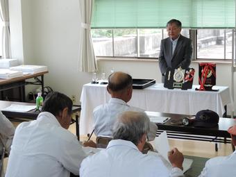 あいさつする梶原実行委員会会長の内容を表示