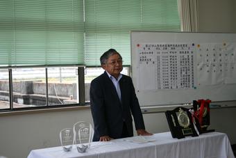 あいさつする梶原実行委員会会長の内容を表示