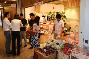 「朝どれ夕市」のようすの内容を表示